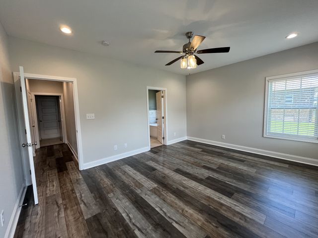 557 Dexter Dr, Clarksville, TN 37043