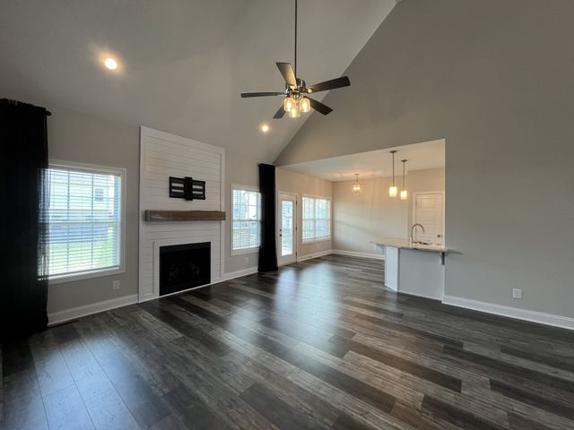 557 Dexter Dr, Clarksville, TN 37043