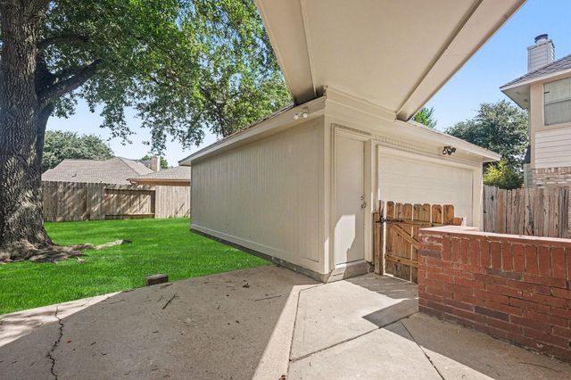 2218 Laurel Oaks Drive, Houston, TX 77014