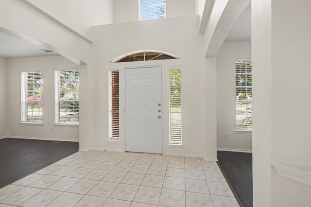 2218 Laurel Oaks Drive, Houston, TX 77014