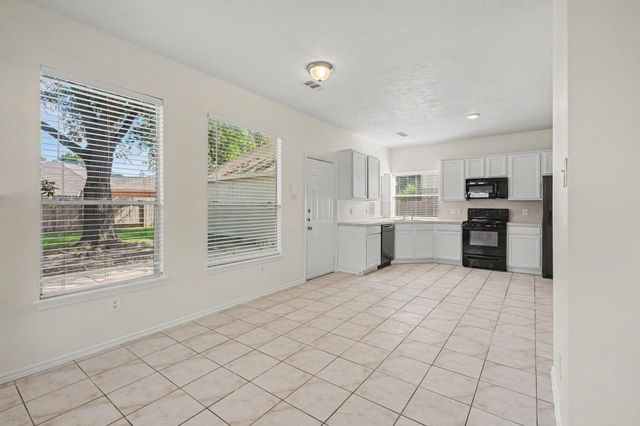 2218 Laurel Oaks Drive, Houston, TX 77014