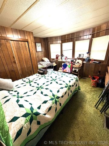29663 S 225 Road, Henryetta, OK 74437