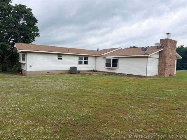 29663 S 225 Road, Henryetta, OK 74437