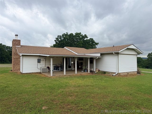 29663 S 225 Road, Henryetta, OK 74437