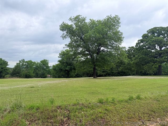 29663 S 225 Road, Henryetta, OK 74437