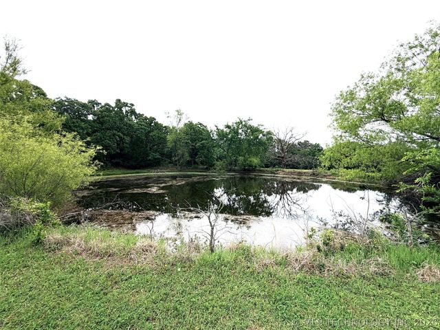 29663 S 225 Road, Henryetta, OK 74437