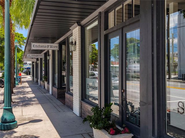 430 KUMQUAT COURT 212, Sarasota, FL 34236
