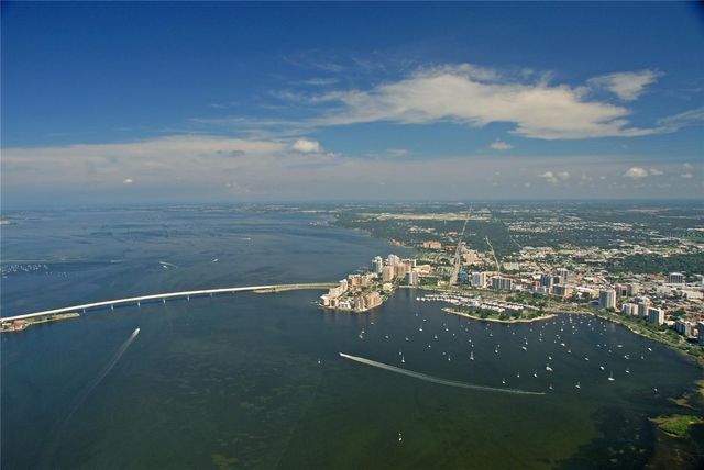 430 KUMQUAT COURT 212, Sarasota, FL 34236