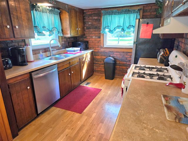230 CHESTNUT Drive, Lake City Boro, PA 16423