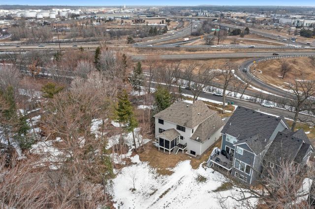 2251 Cleveland Avenue N, Roseville, MN 55113