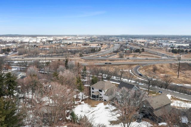 2251 Cleveland Avenue N, Roseville, MN 55113