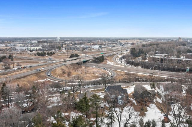 2251 Cleveland Avenue N, Roseville, MN 55113