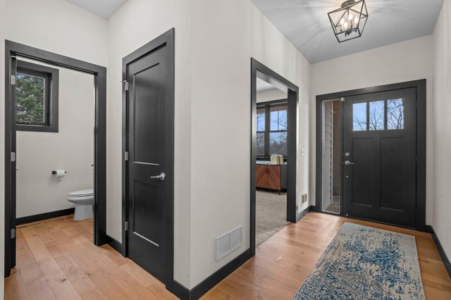 2251 Cleveland Avenue N, Roseville, MN 55113