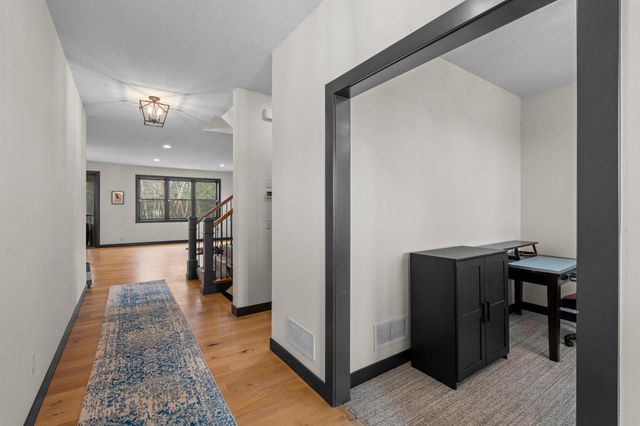 2251 Cleveland Avenue N, Roseville, MN 55113