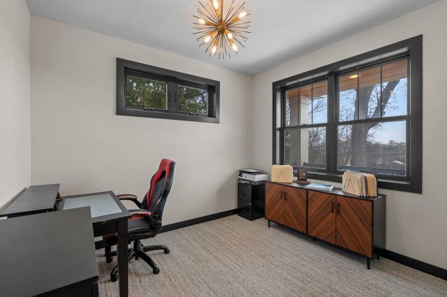 2251 Cleveland Avenue N, Roseville, MN 55113