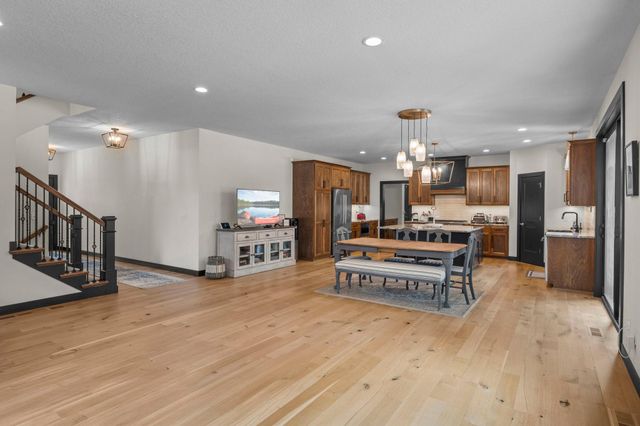 2251 Cleveland Avenue N, Roseville, MN 55113