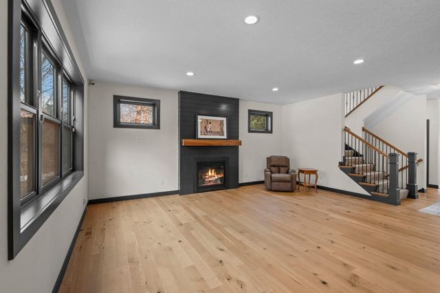 2251 Cleveland Avenue N, Roseville, MN 55113