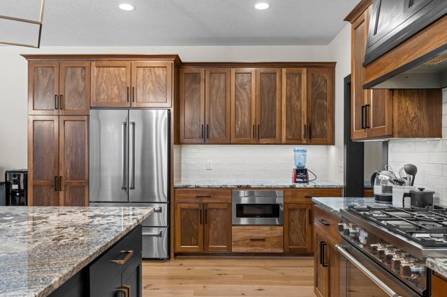 2251 Cleveland Avenue N, Roseville, MN 55113