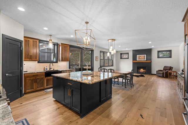 2251 Cleveland Avenue N, Roseville, MN 55113