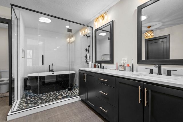 2251 Cleveland Avenue N, Roseville, MN 55113