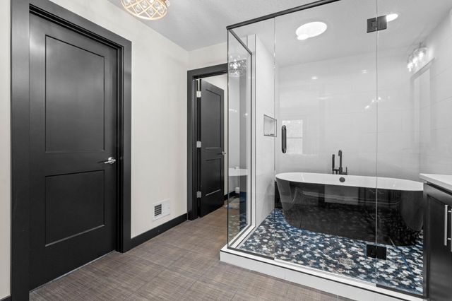 2251 Cleveland Avenue N, Roseville, MN 55113