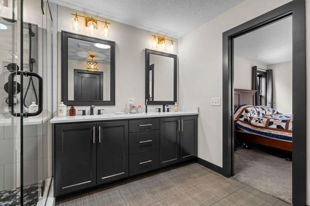 2251 Cleveland Avenue N, Roseville, MN 55113