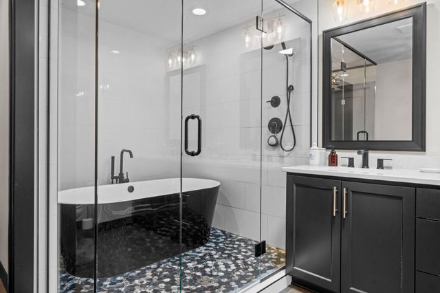 2251 Cleveland Avenue N, Roseville, MN 55113