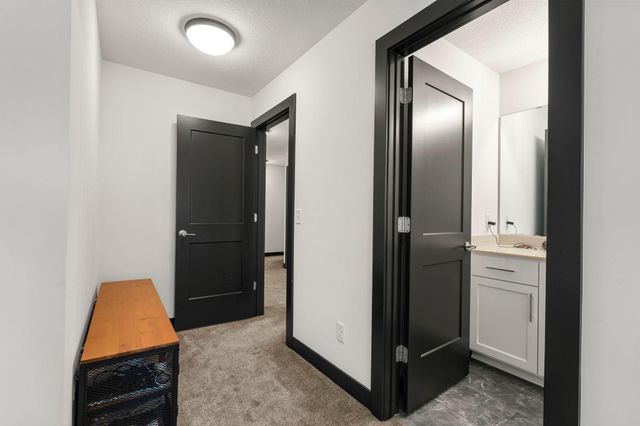 2251 Cleveland Avenue N, Roseville, MN 55113