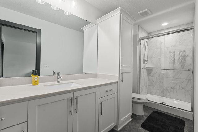 2251 Cleveland Avenue N, Roseville, MN 55113