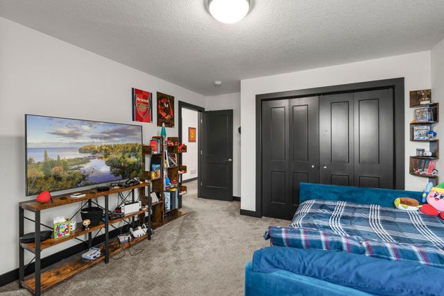 2251 Cleveland Avenue N, Roseville, MN 55113