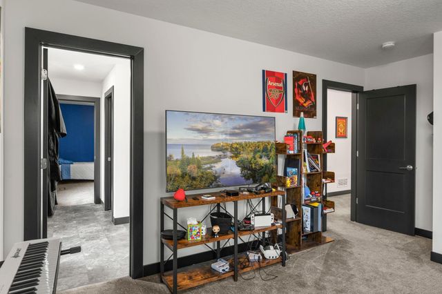 2251 Cleveland Avenue N, Roseville, MN 55113