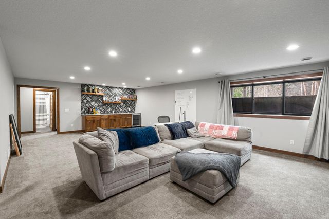 2251 Cleveland Avenue N, Roseville, MN 55113