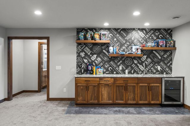 2251 Cleveland Avenue N, Roseville, MN 55113