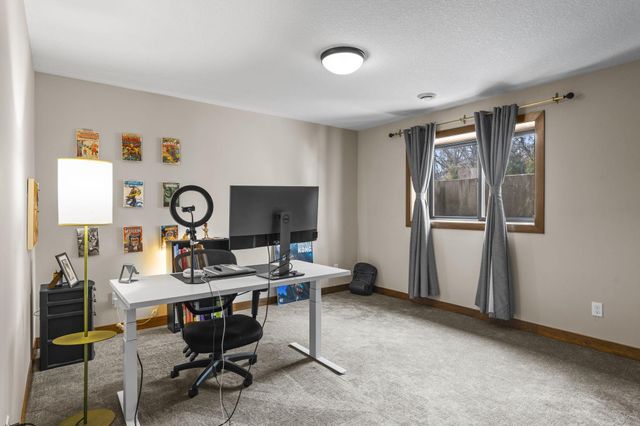 2251 Cleveland Avenue N, Roseville, MN 55113