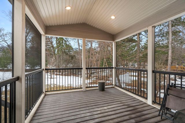 2251 Cleveland Avenue N, Roseville, MN 55113