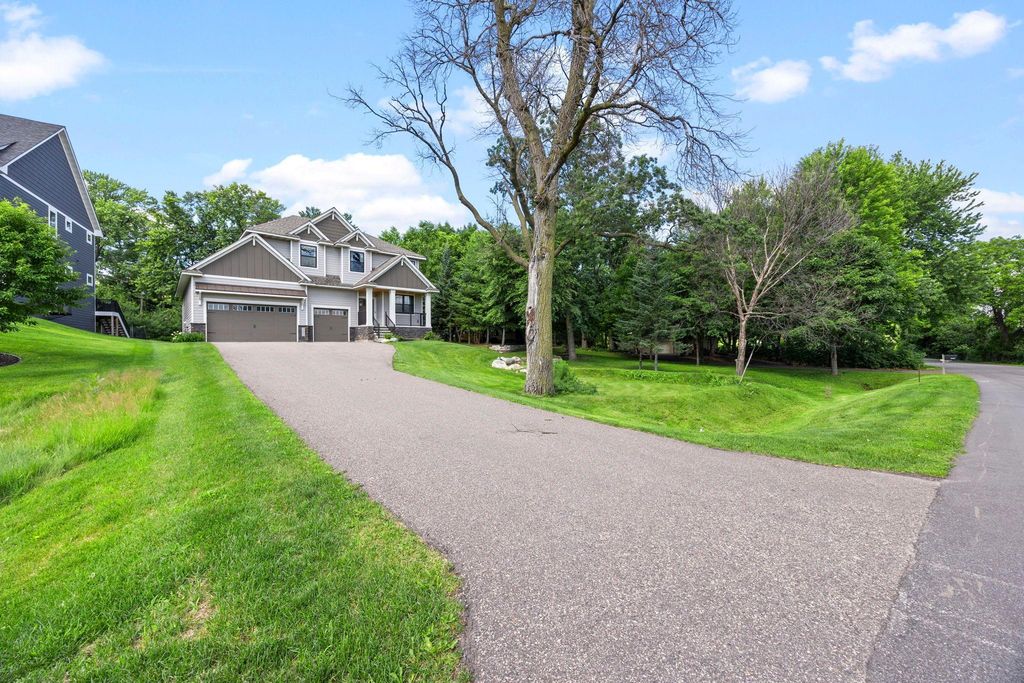 2251 Cleveland Avenue N, Roseville, MN 55113 — photo 2