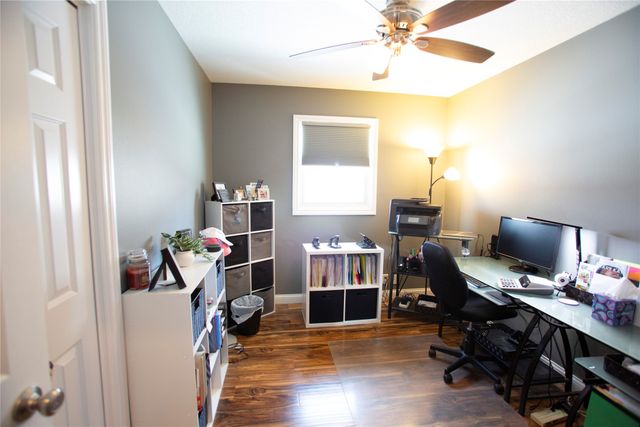 514 W Long Lane Drive, Knoxville, IA 50138