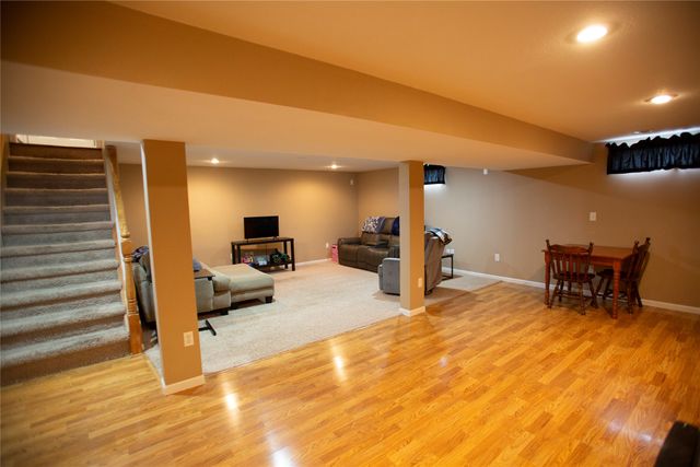 514 W Long Lane Drive, Knoxville, IA 50138