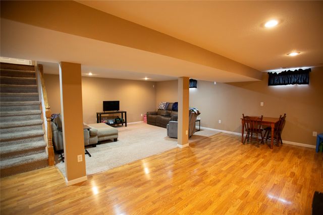 514 W Long Lane Drive, Knoxville, IA 50138