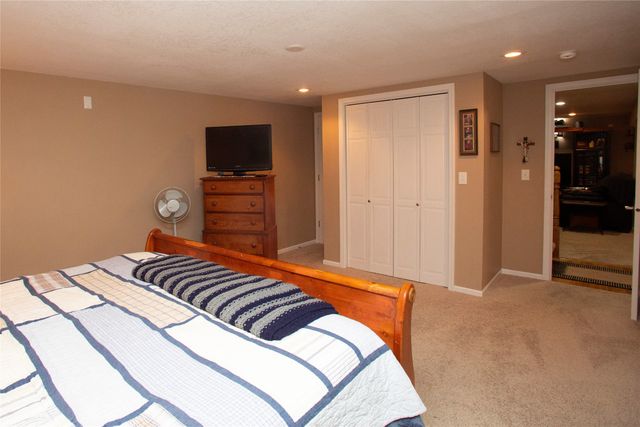 514 W Long Lane Drive, Knoxville, IA 50138