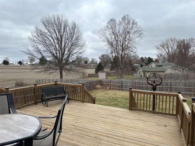 514 W Long Lane Drive, Knoxville, IA 50138