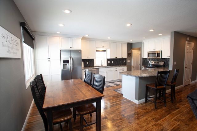 514 W Long Lane Drive, Knoxville, IA 50138