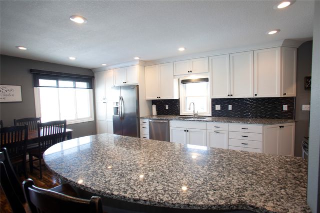 514 W Long Lane Drive, Knoxville, IA 50138