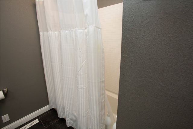 514 W Long Lane Drive, Knoxville, IA 50138