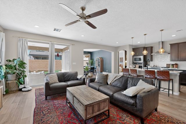 6109 Nauman Drive SE, Albuquerque, NM 87106