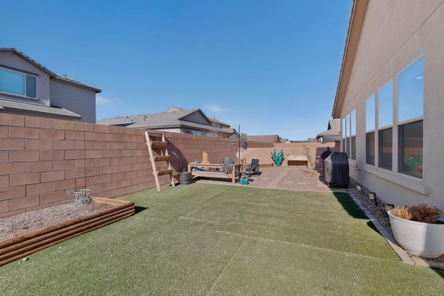 6109 Nauman Drive SE, Albuquerque, NM 87106