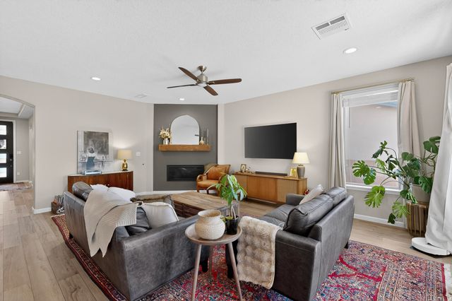 6109 Nauman Drive SE, Albuquerque, NM 87106