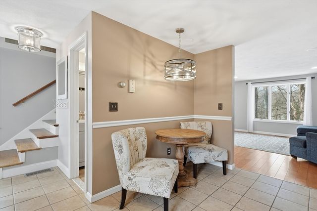 18 Carriage Ct 18, Merrimac, MA 01860