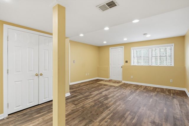 18 Carriage Ct 18, Merrimac, MA 01860