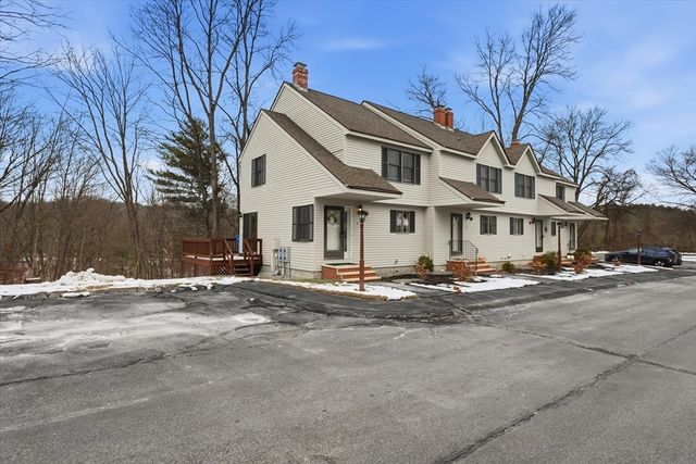 18 Carriage Ct 18, Merrimac, MA 01860